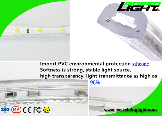 Luzes de tira flexíveis brilhantes super 5500K-6000k exterior do diodo emissor de luz de Smd 16W/M Fire Resistant