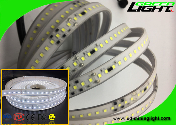Luzes de tira flexíveis brilhantes super 5500K-6000k exterior do diodo emissor de luz de Smd 16W/M Fire Resistant