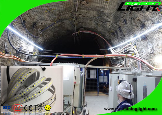 Luzes de tira flexíveis brilhantes super 5500K-6000k exterior do diodo emissor de luz de Smd 16W/M Fire Resistant