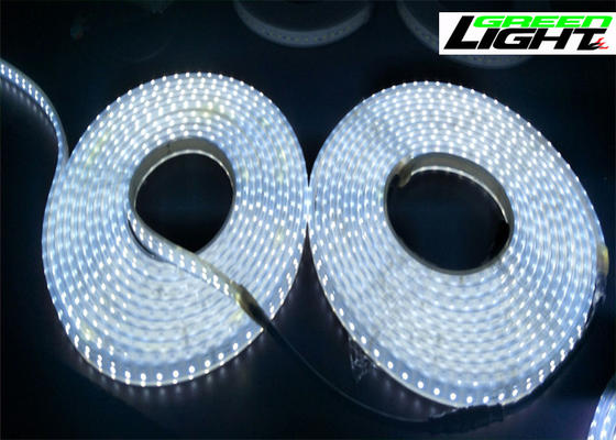 A corda do silicone da prioridade conduziu luzes de tira autoadesivas aquece-se/cor branca fresca