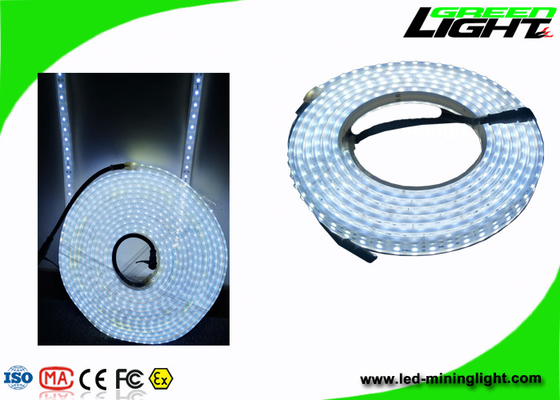 Tensão do material de Sillicone do lúmen das luzes de tira do diodo emissor de luz de Cree Chip/controle altos flexíveis do Temp