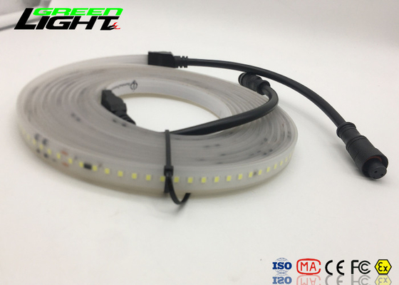 5050 luzes de tira conduzidas a pilhas flexíveis do Rgb exteriores com multi cor
