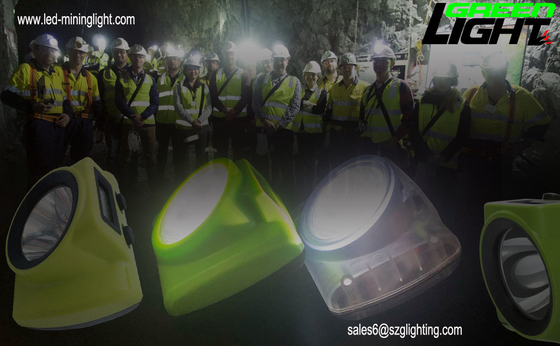 Farol recarregável do diodo emissor de luz da tela 13000lux 6800Ah de OLCD