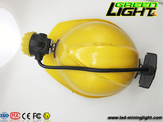 Farol recarregável semi amarrado de 15000LUX 221LUM IP68