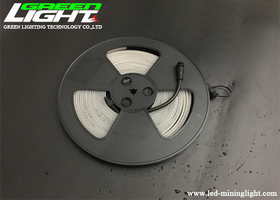 144LEDs 1300LUM conduziu o silicone flexível 150N da luz 17W/M 15*4.5mm da fita