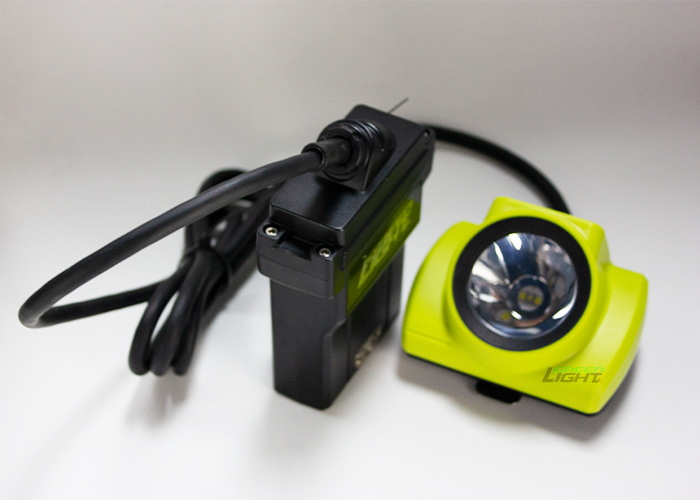 4.07W 14Ah Lâmpada de mineração LED com fio IP68 Impermeável 25000lux Lâmpada de tampa de mineração resistente a impactos com tela OLED para mina de ouro de carvão