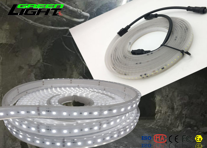 5050 luzes de tira conduzidas a pilhas flexíveis do Rgb exteriores com multi cor